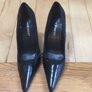 Nine West black pumps